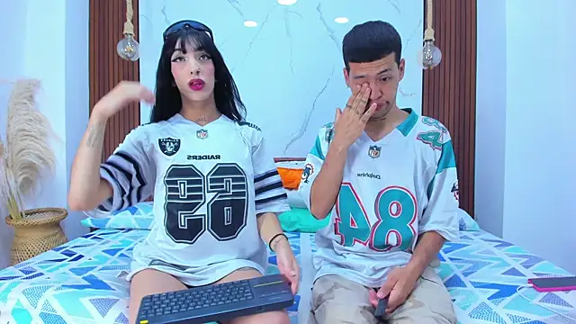 Snapshot of Loversinfire2 chatting on 18, 11, 2025 Loversinfire2 online show from 18, 11, 2025