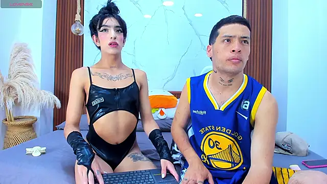 Snapshot of Loversinfire2 chatting on 15, 11, 2025 Loversinfire2 online show from 15, 11, 2025