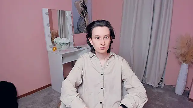 NenaBriand online show from 26, 11, 2025