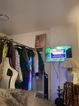 Motherbigbus online show from 8, 3, 2026