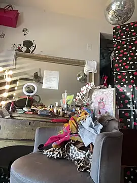 Motherbigbus online show from 7, 3, 2026