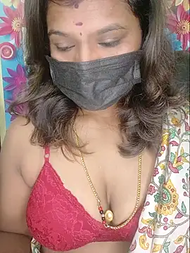 Snapshot of Premalatha_28 chatting on 24, 6, 2026 Premalatha 28 online show from 24, 6, 2026
