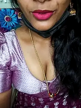 Snapshot of Premalatha_28 chatting on 17, 11, 2025 Premalatha 28 online show from 17, 11, 2025