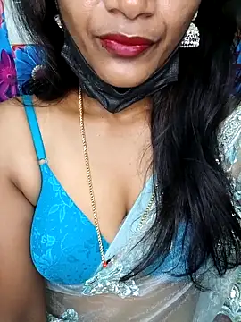Snapshot of Premalatha_28 chatting on 20, 11, 2025 Premalatha 28 online show from 20, 11, 2025