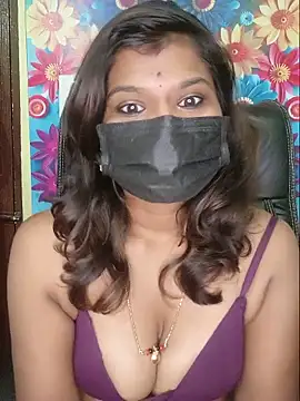 Snapshot of Premalatha_28 chatting on 19, 6, 2026 Premalatha 28 online show from 19, 6, 2026