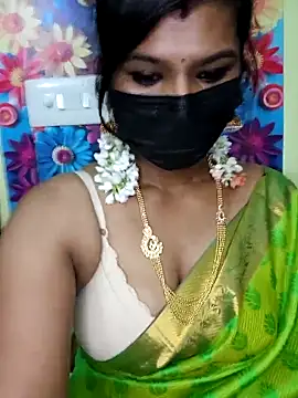 Snapshot of Premalatha_28 chatting on 18, 11, 2025 Premalatha 28 online show from 18, 11, 2025