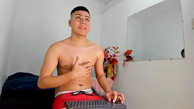 Lucastorrez01 online show from 20, 12, 2025