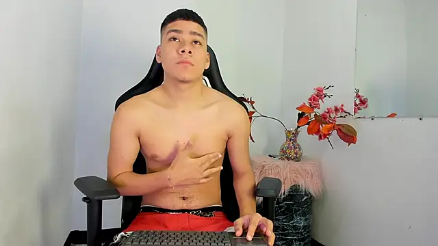 Lucastorrez01 online show from 15, 1, 2026