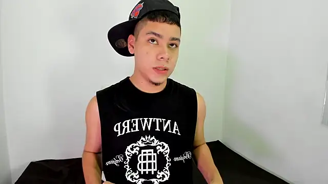 Lucastorrez01 online show from 17, 3, 2026