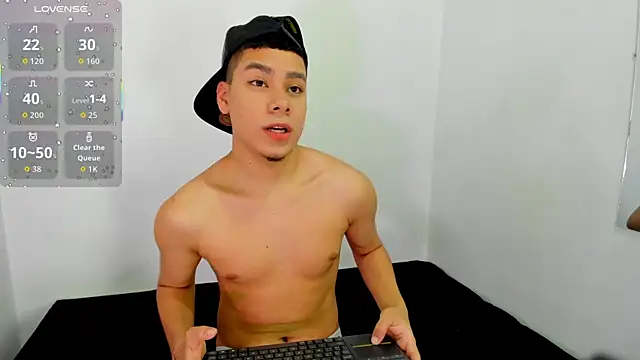 Lucastorrez01 online show from 24, 4, 2026