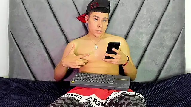 Lucastorrez01 online show from 9, 7, 2026
