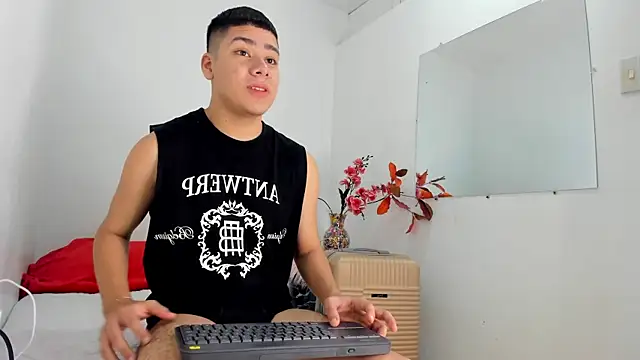 Lucastorrez01 online show from 8, 1, 2026