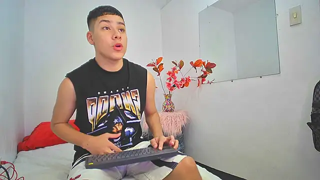 Lucastorrez01 online show from 29, 11, 2025