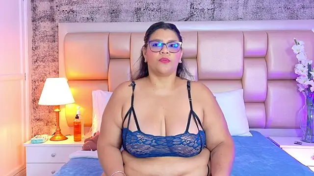 SelennaCooper online show from 5, 4, 2026