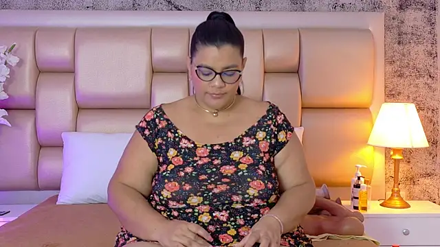 SelennaCooper online show from 11, 2, 2026