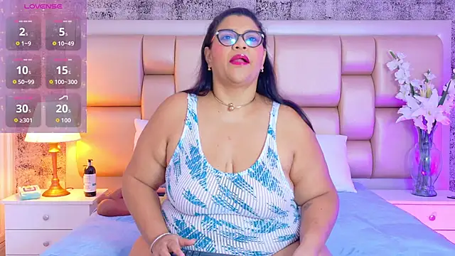 SelennaCooper online show from 17, 2, 2026