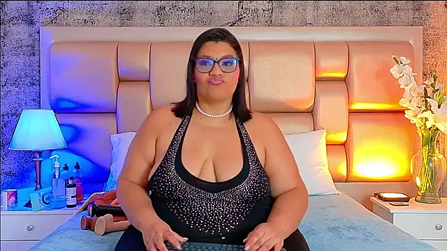 Snapshot of SelennaCooper chatting on 7, 7, 2026 SelennaCooper online show from 7, 7, 2026