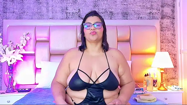 SelennaCooper online show from 2, 6, 2026