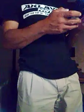 Snapshot of MilfyDilf40 chatting on 23, 11, 2025 MilfyDilf40 online show from 23, 11, 2025