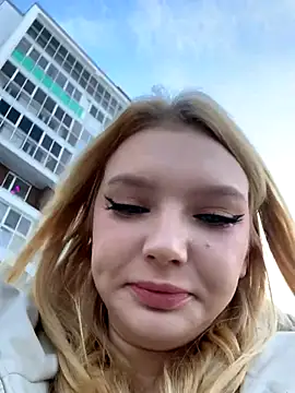 Snapshot of ErikaMuse chatting on 20, 11, 2025 ErikaMuse online show from 20, 11, 2025