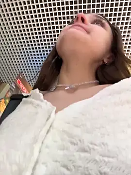 Snapshot of ErikaMuse chatting on 25, 11, 2025 ErikaMuse online show from 25, 11, 2025