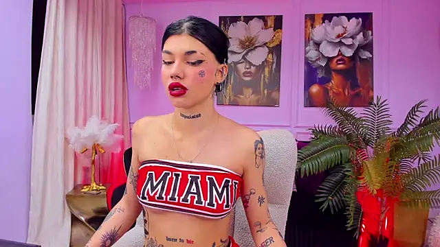 YasminWild online show from 4, 12, 2025