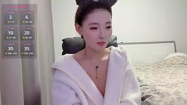 Snapshot of H-2005 chatting on 18, 12, 2025 H-2005 online show from 18, 12, 2025