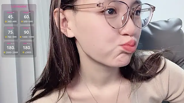 Snapshot of H-2005 chatting on 13, 3, 2026 H-2005 online show from 13, 3, 2026