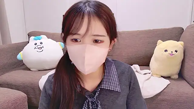 Nemu chan  online show from 22, 4, 2026