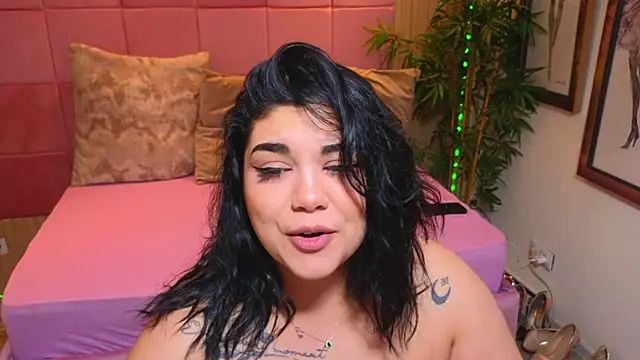 SpicyCarlaXX online show from 28, 3, 2026