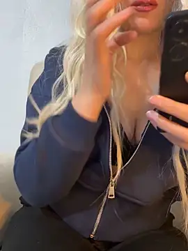 Snapshot of Manolya3434 chatting on 17, 11, 2025 Manolya3434 online show from 17, 11, 2025