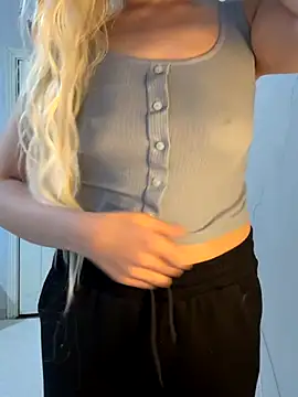 Snapshot of Manolya3434 chatting on 28, 11, 2025 Manolya3434 online show from 28, 11, 2025