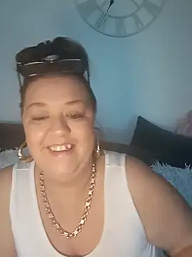 Snapshot of Nova-WiseX chatting on 30, 11, 2025 Nova-WiseX online show from 30, 11, 2025