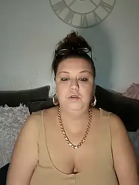 Snapshot of Nova-WiseX chatting on 27, 11, 2025 Nova-WiseX online show from 27, 11, 2025