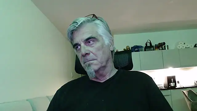 Snapshot of Buidapest chatting on 17, 5, 2026 Buidapest online show from 17, 5, 2026