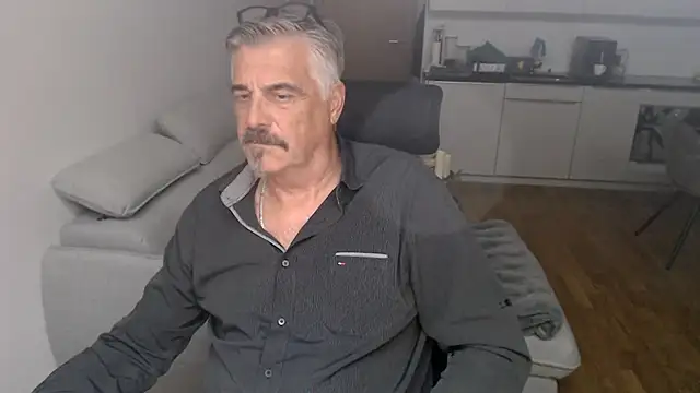 Snapshot of Buidapest chatting on 8, 1, 2026 Buidapest online show from 8, 1, 2026