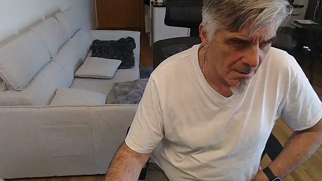 Buidapest online show from 18, 4, 2026