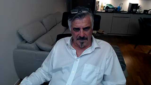 Snapshot of Buidapest chatting on 5, 2, 2026 Buidapest online show from 5, 2, 2026