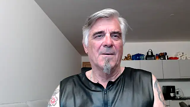 Snapshot of Buidapest chatting on 10, 5, 2026 Buidapest online show from 10, 5, 2026