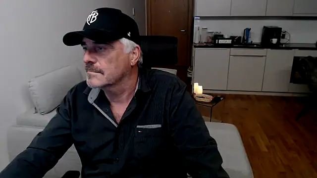 Snapshot of Buidapest chatting on 18, 11, 2025 Buidapest online show from 18, 11, 2025