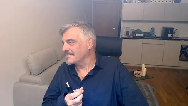 Snapshot of Buidapest chatting on 17, 12, 2025 Buidapest online show from 17, 12, 2025