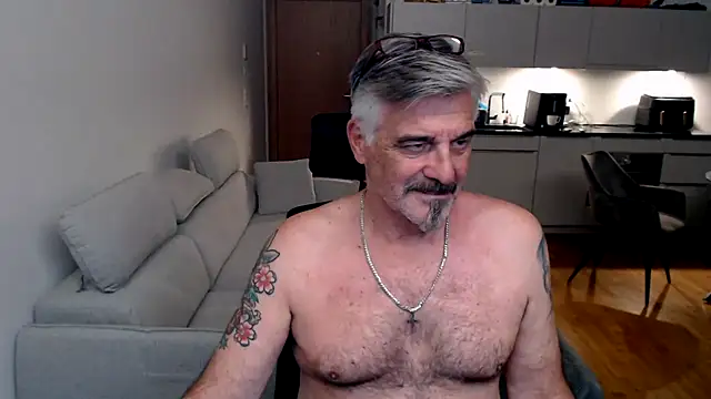 Snapshot of Buidapest chatting on 4, 3, 2026 Buidapest online show from 4, 3, 2026