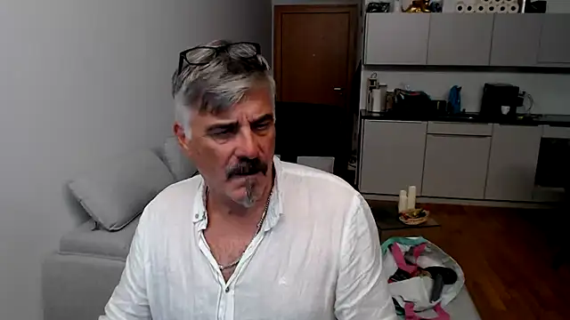 Snapshot of Buidapest chatting on 16, 1, 2026 Buidapest online show from 16, 1, 2026