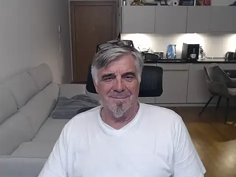 Buidapest online show from 13, 4, 2026