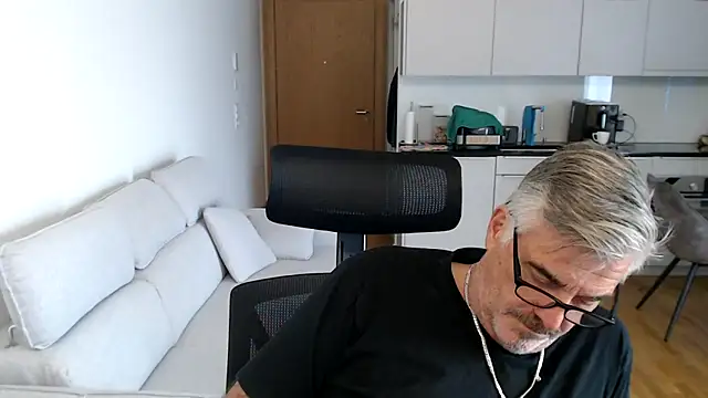 Snapshot of Buidapest chatting on 20, 11, 2025 Buidapest online show from 20, 11, 2025