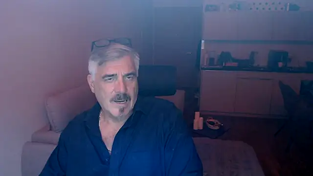 Snapshot of Buidapest chatting on 18, 12, 2025 Buidapest online show from 18, 12, 2025