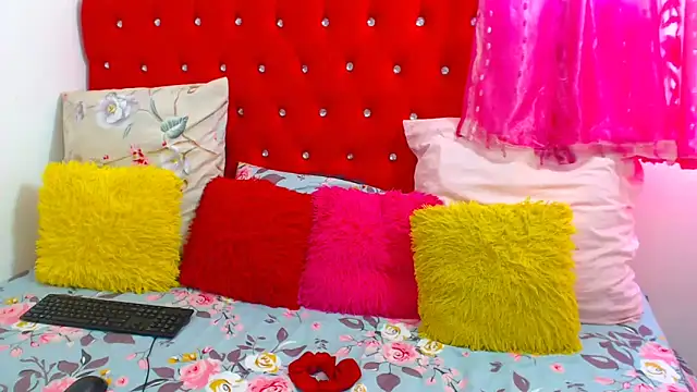 Snapshot of melanin_lizzy chatting on 27, 4, 2026 melanin lizzy online show from 27, 4, 2026