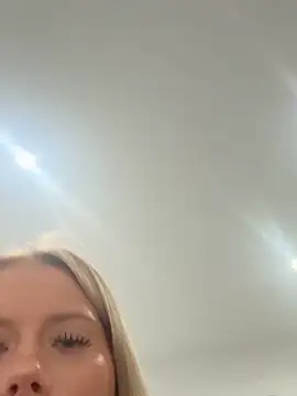 Snapshot of Sandrasnoww chatting on 2, 12, 2025 Sandrasnoww online show from 2, 12, 2025