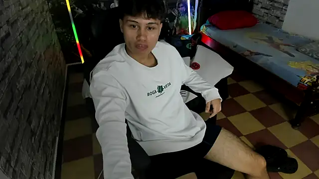 Snapshot of esteban_rios_ chatting on 30, 11, 2025 esteban rios online show from 30, 11, 2025