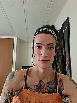 Snapshot of MaitressePomme3 chatting on 23, 11, 2025 MaitressePomme3 online show from 23, 11, 2025